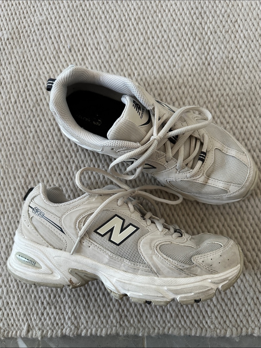 New Balance 530 Sneakers (Men’s size 5.5 / Women’s 7)